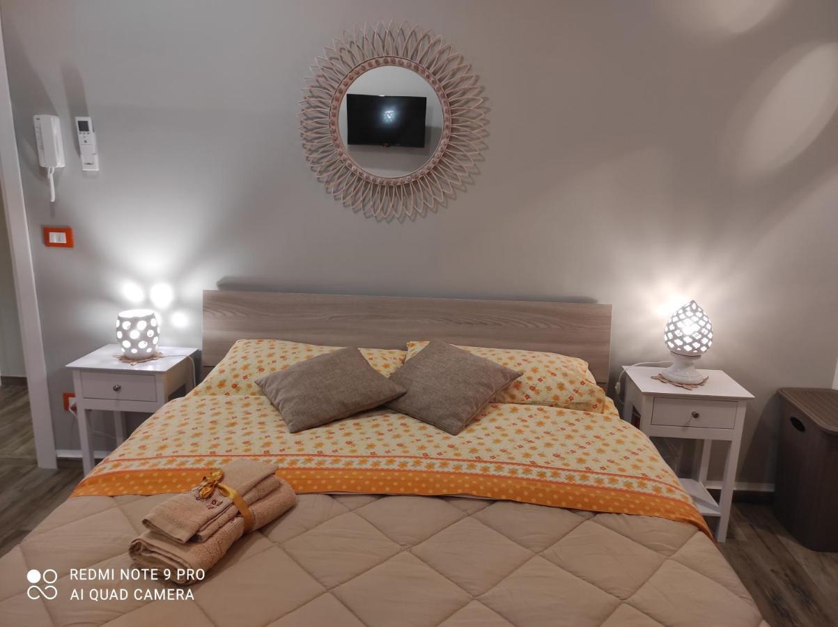 Case Vacanza Le Casette Santo Stefano di Camastra Luaran gambar