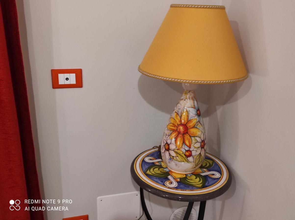 Case Vacanza Le Casette Santo Stefano di Camastra Luaran gambar