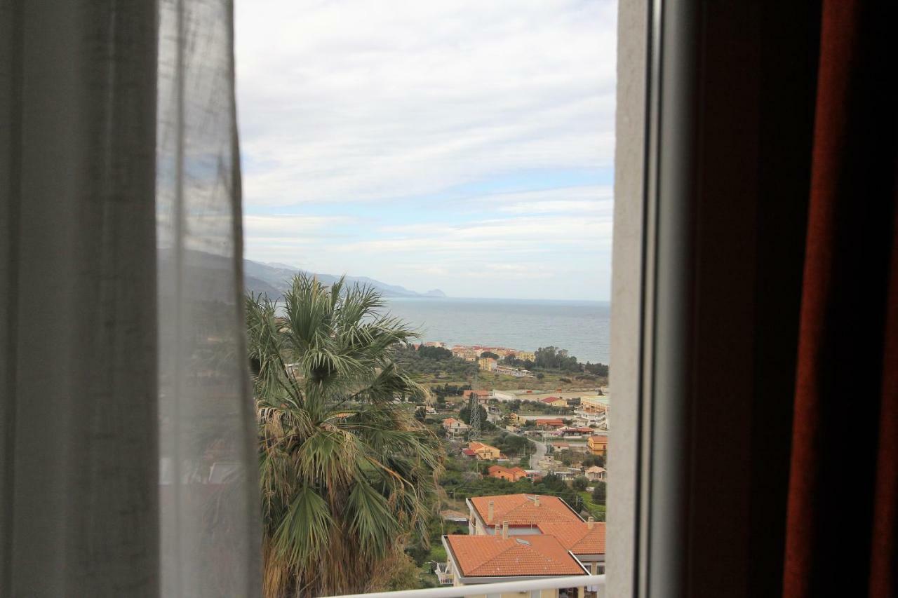 Case Vacanza Le Casette Santo Stefano di Camastra Luaran gambar