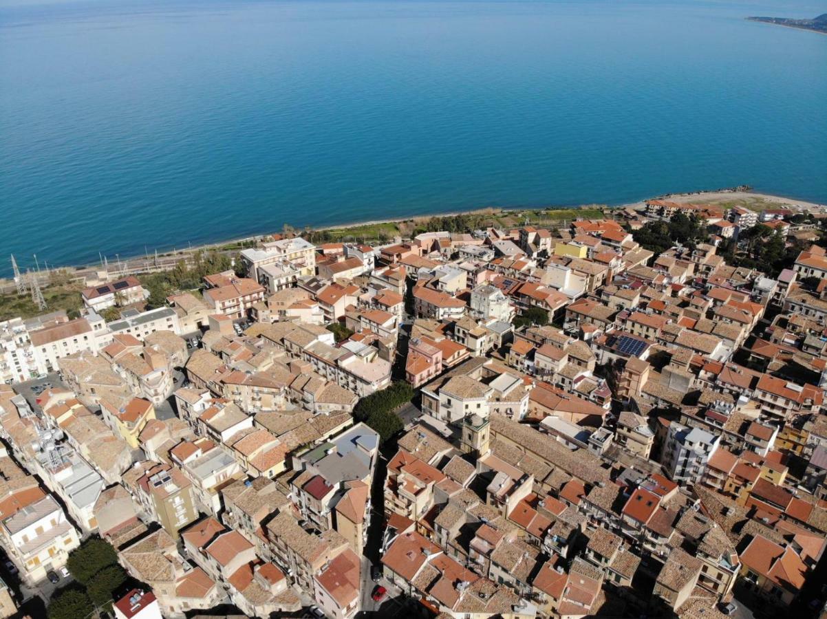 Case Vacanza Le Casette Santo Stefano di Camastra Luaran gambar