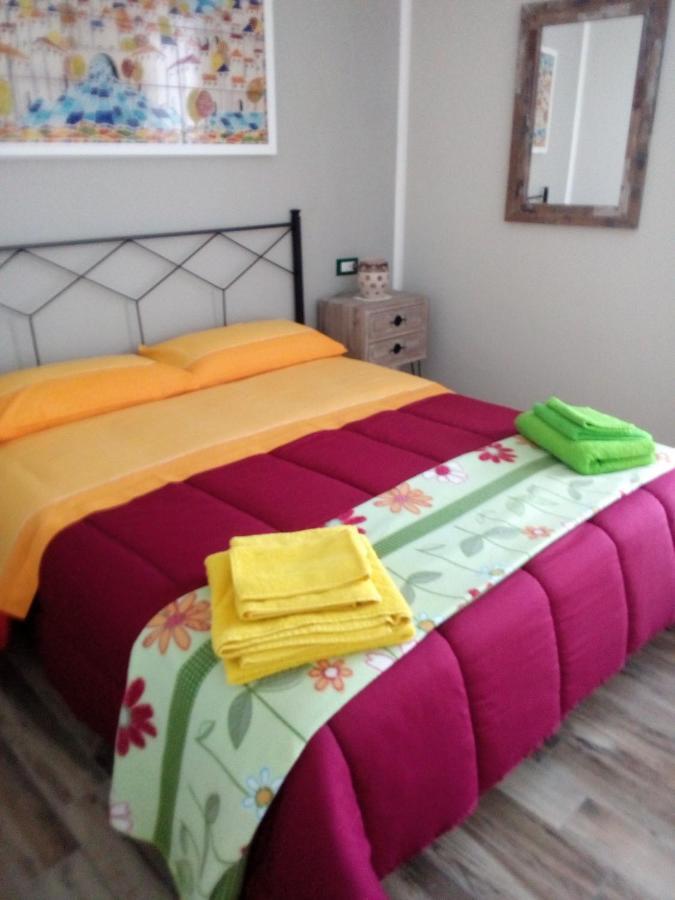 Case Vacanza Le Casette Santo Stefano di Camastra Luaran gambar